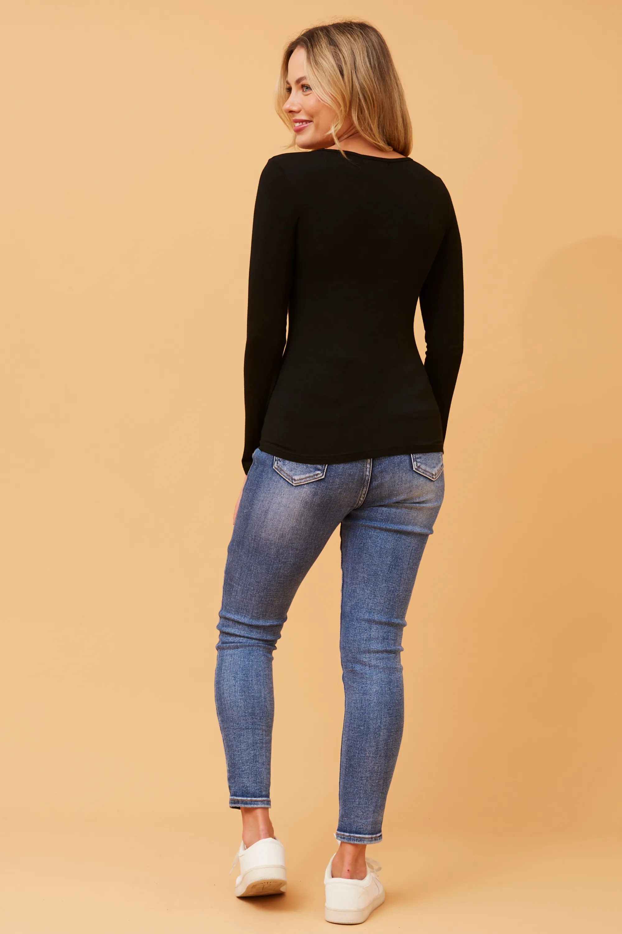 Ave Classic Long Sleeve T-shirt.