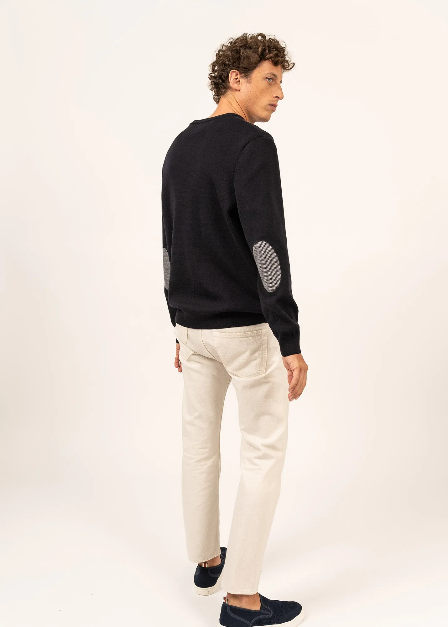 Cuirassé V neck jumper - in soft wool, with elbow patches (NAVY/PERLE CHINE)
