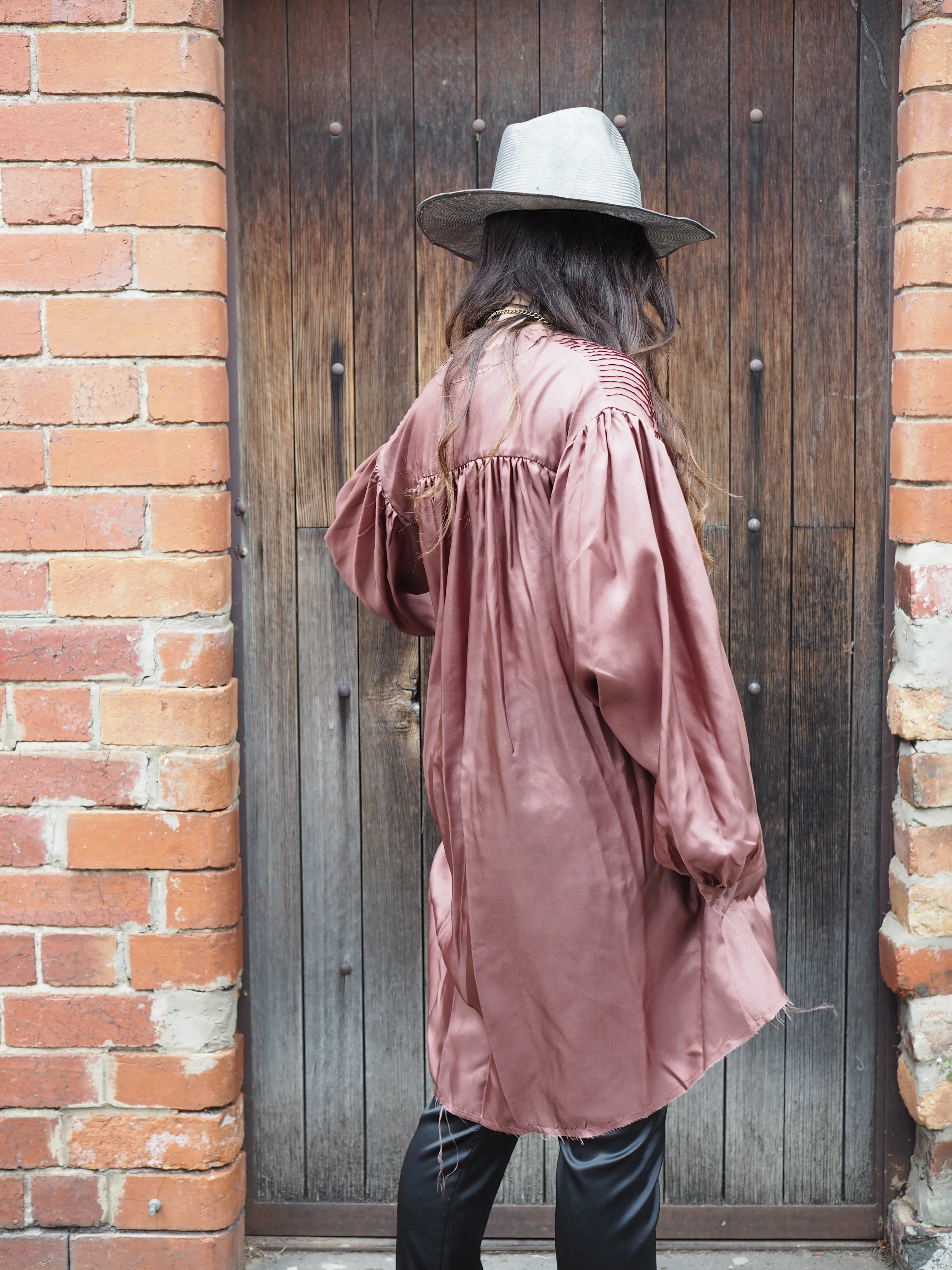 Pin-tuck shirt (silk)