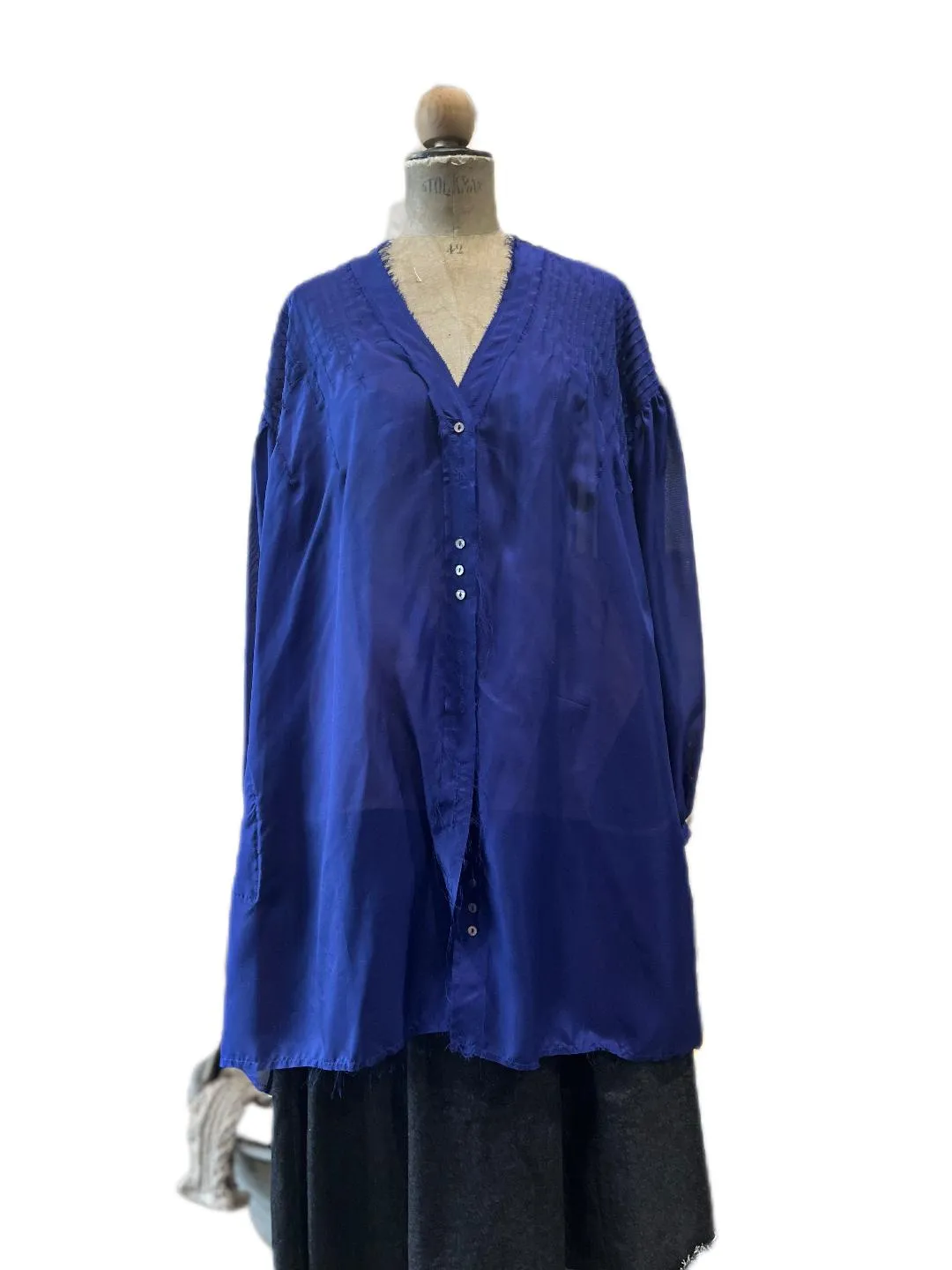 Pin-tuck shirt (silk)