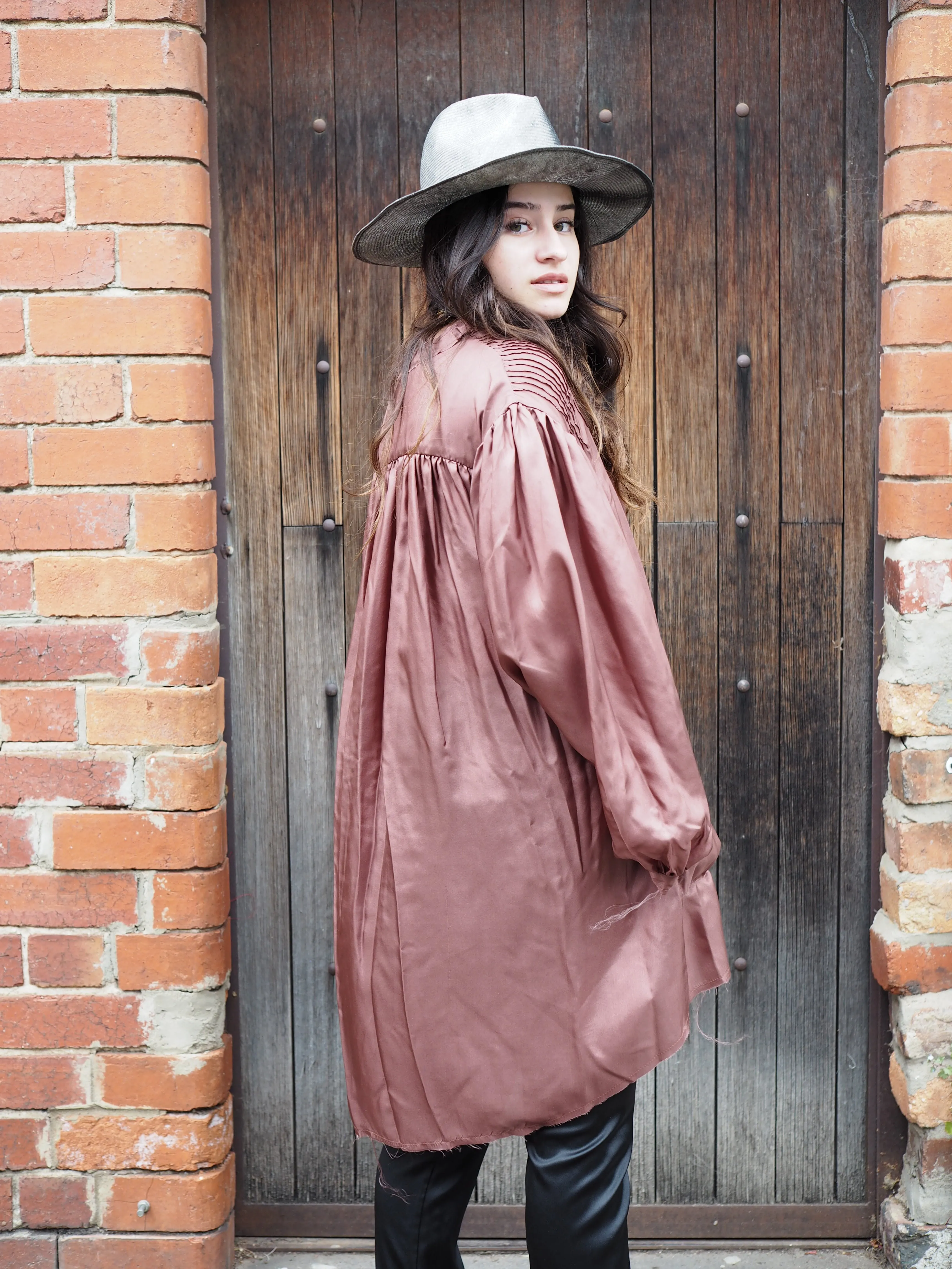 Pin-tuck shirt (silk)