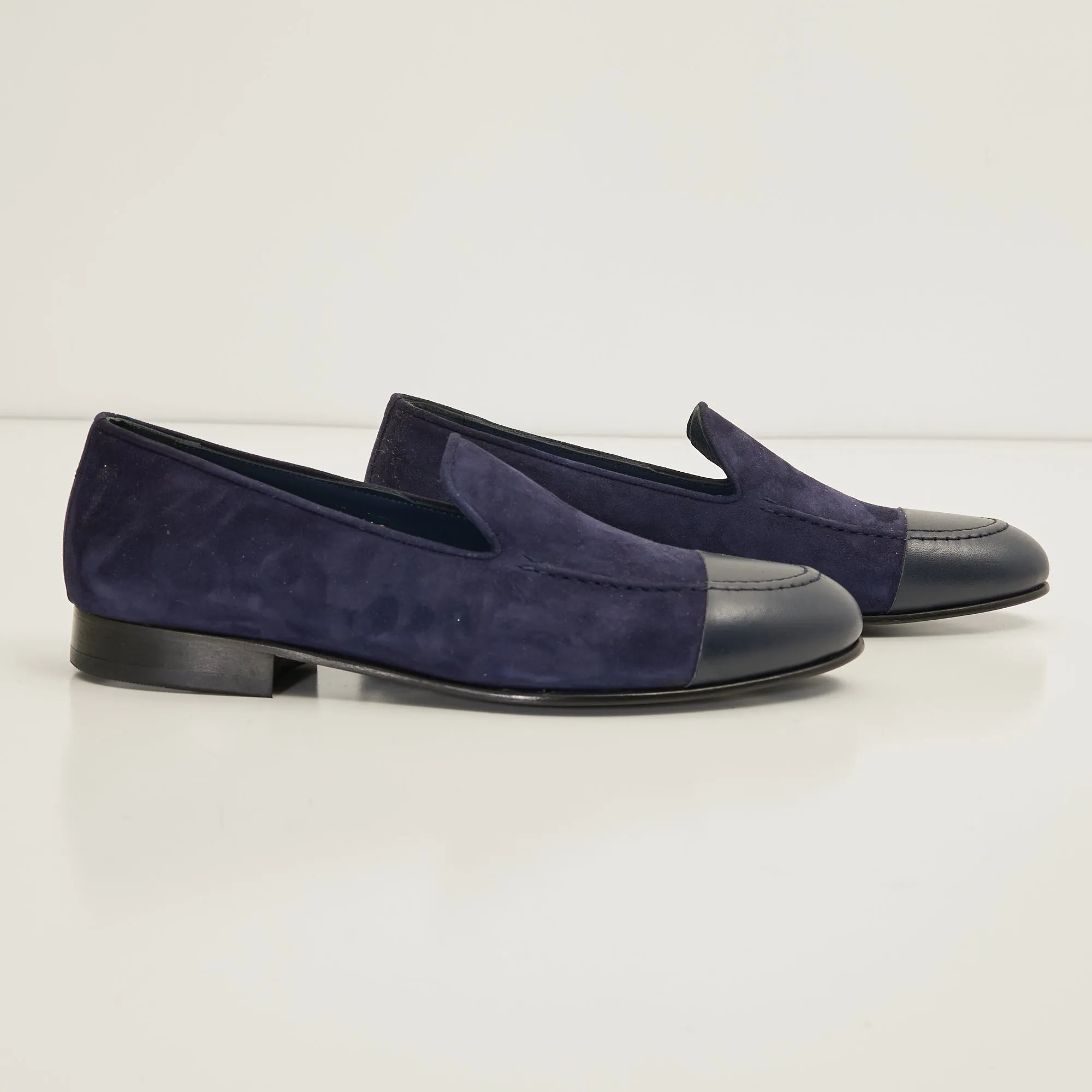 The ''Dipped Toe'' Formal Leather Loafer    - Navy